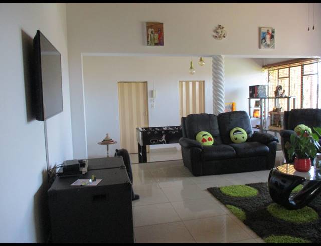 5 BEDROOM FREEHOLD FOR SALE IN HOWICK WEST